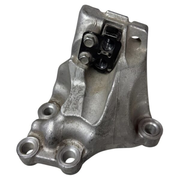 Base Soporte izquierdo Kia Rio All New «REPUESTO USADO, ORIGINAL, COMO NUEVO»