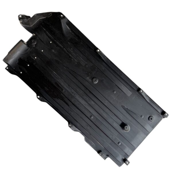 Pechera protectora lado Derecho Suzuki Swift, 2023,  «REPUESTO USADO, ORIGINAL, COMO NUEVO»